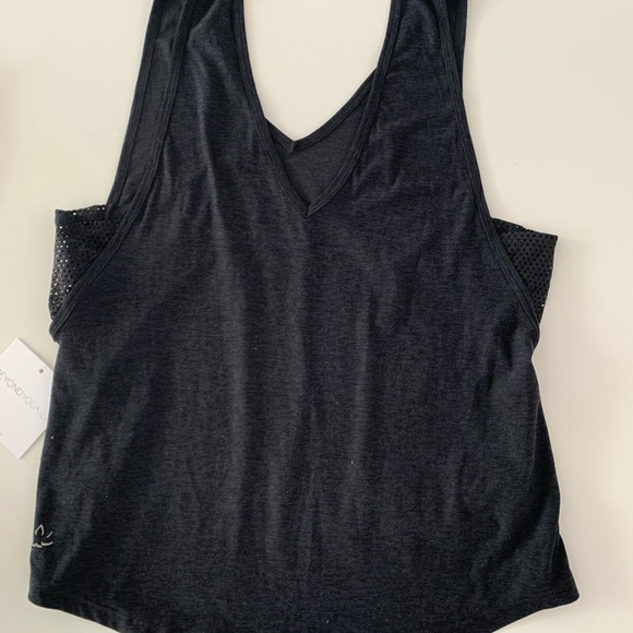 Beyond Yoga Lightweight V-Neck Tank Top - Picture 2 of 7